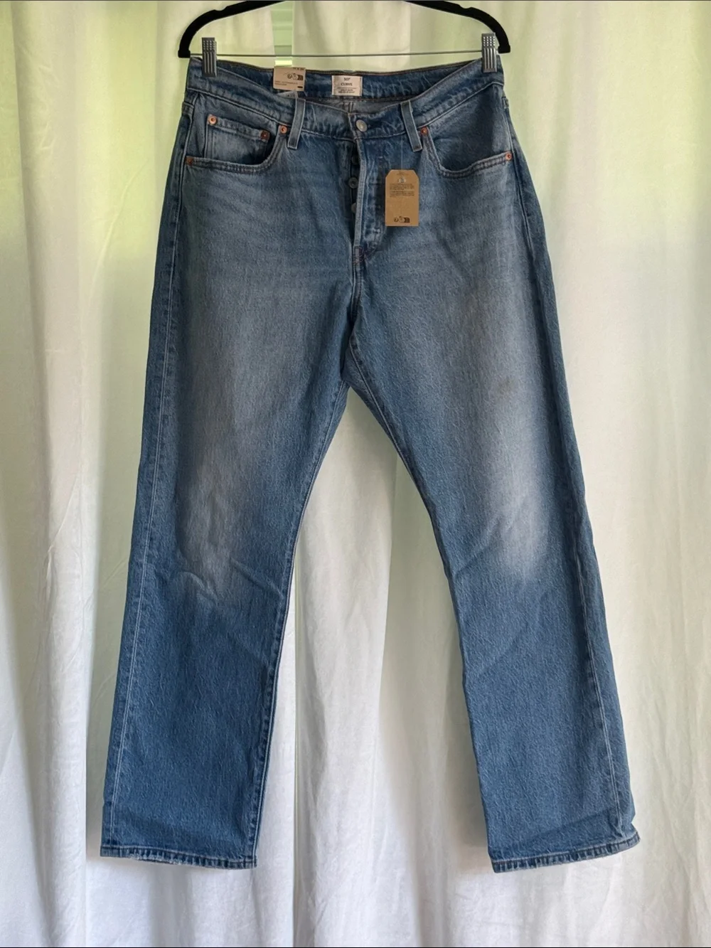 Levi’s 501 Curve Light Blue Straight-Leg Jeans - Picture 5 of 9